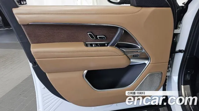 Land Rover Range Rover 2023 — фото 14
