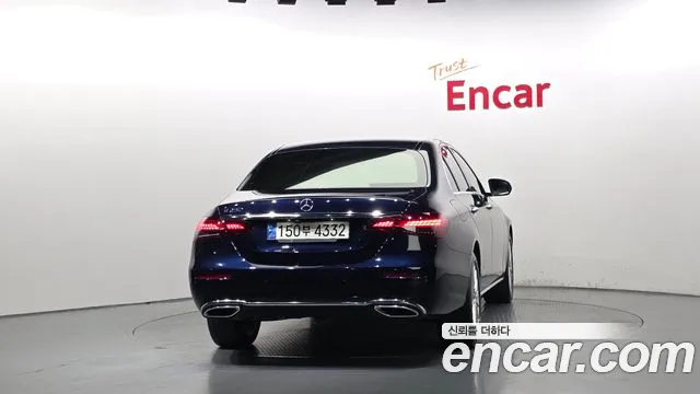 Mercedes-Benz E-Class 2021 — фото 4