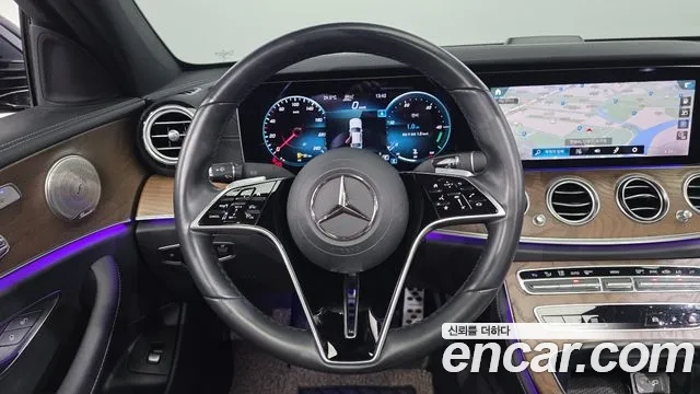 Mercedes-Benz E-Class 2021 — фото 20