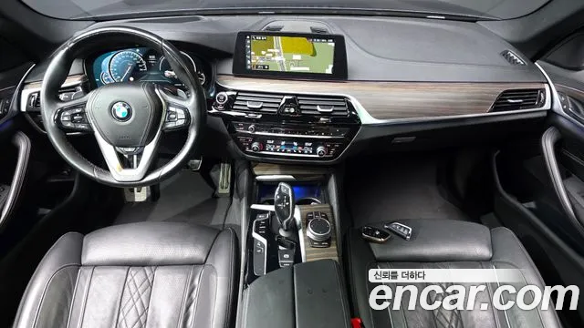 BMW 5-Series 2018 — фото 10