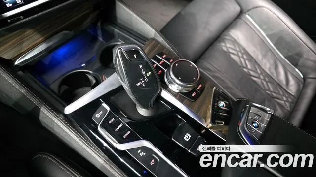 BMW 5-Series 2018 — фото 12