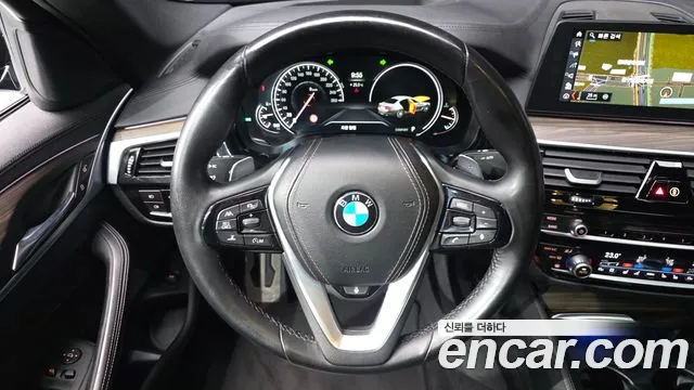 BMW 5-Series 2018 — фото 21