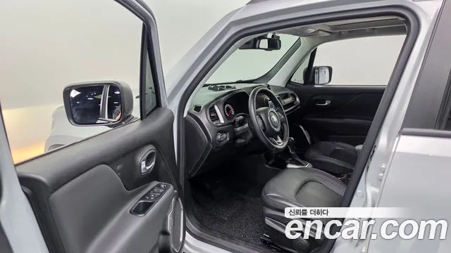 Jeep Renegade 2019 — фото 13