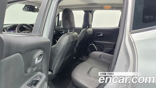 Jeep Renegade 2019 — фото 17