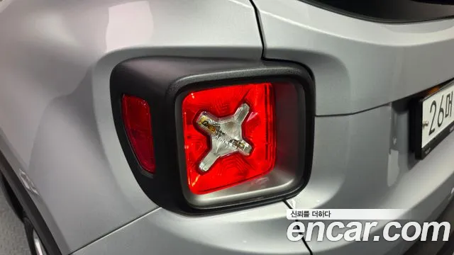 Jeep Renegade 2019 — фото 9