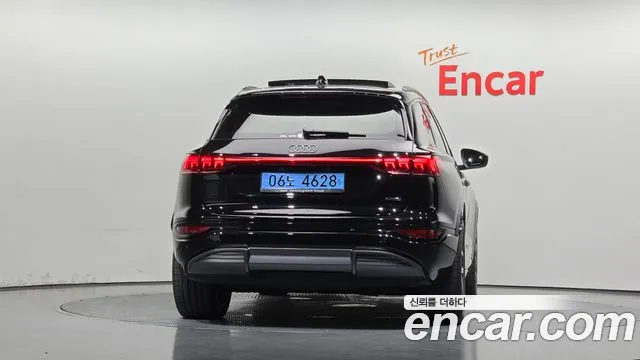 Audi Q6 e-tron 2025 — фото 4