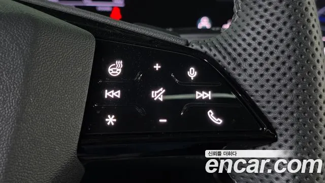 Audi Q6 e-tron 2025 — фото 25
