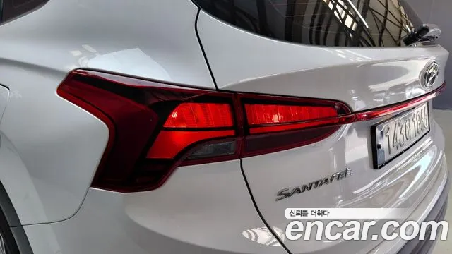 Hyundai Santafe 2023 — фото 9