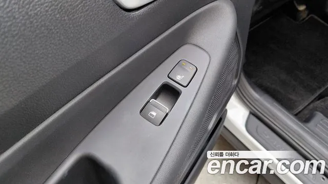Hyundai Santafe 2023 — фото 28