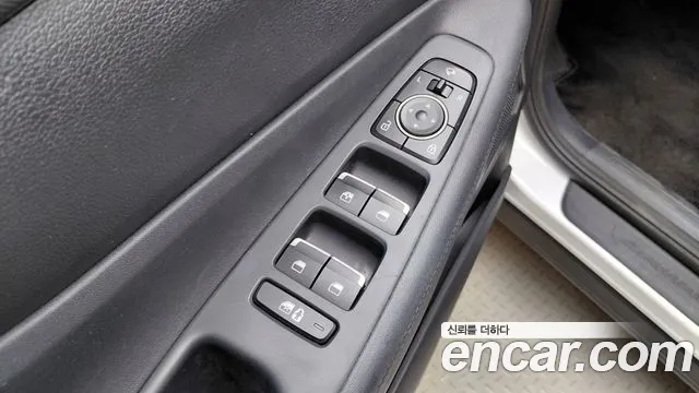 Hyundai Santafe 2023 — фото 29