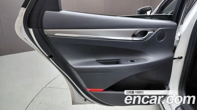 Hyundai Grandeur 2022 — фото 15