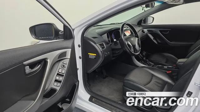 Hyundai AVANTE 2015 — фото 10