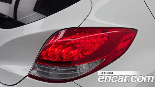 Hyundai Veloster 2015 — фото 9