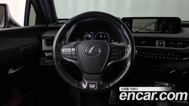 Lexus UX 2020 — фото 19