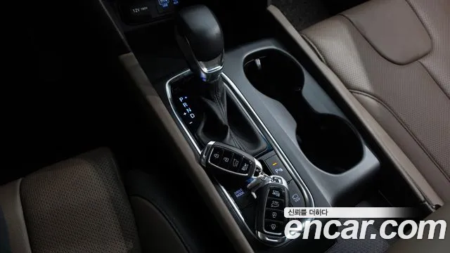 Hyundai Santafe 2019 — фото 12