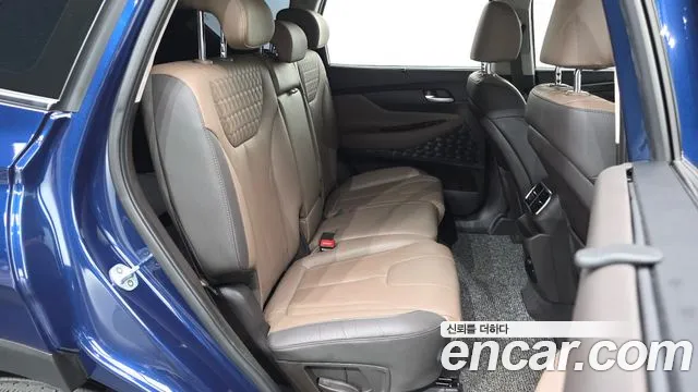 Hyundai Santafe 2019 — фото 18
