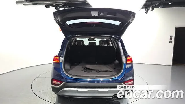 Hyundai Santafe 2019 — фото 26