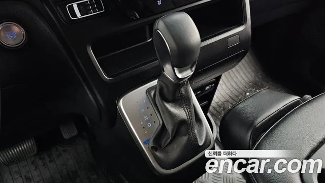 Hyundai Staria 2022 — фото 12