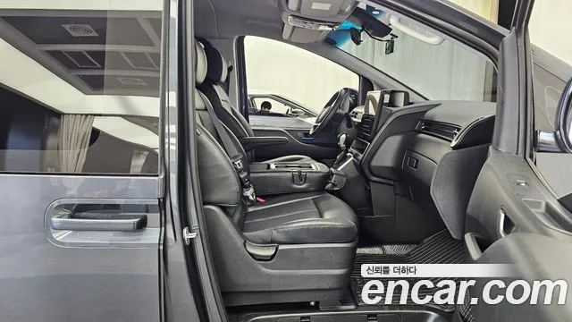 Hyundai Staria 2022 — фото 16