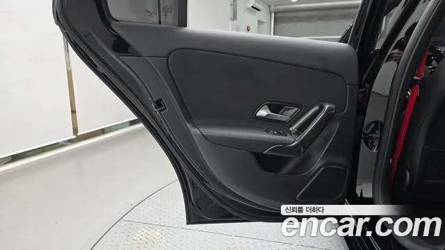 Mercedes-Benz A-Class 2021 — фото 15