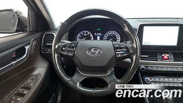 Hyundai Grandeur 2017 — фото 12
