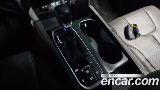 Hyundai Santafe 2019 — фото 12