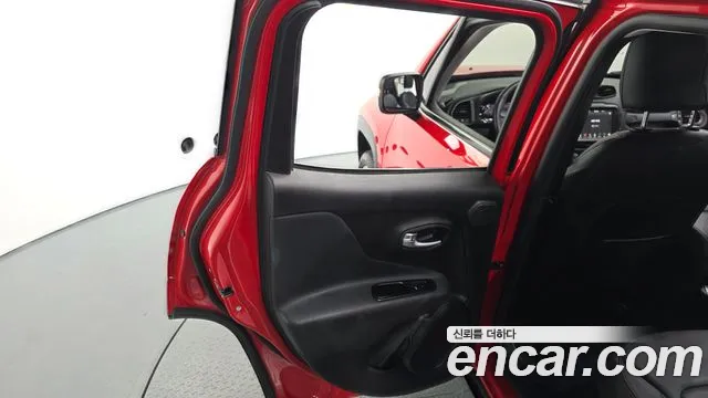 Jeep Renegade 2021 — фото 15