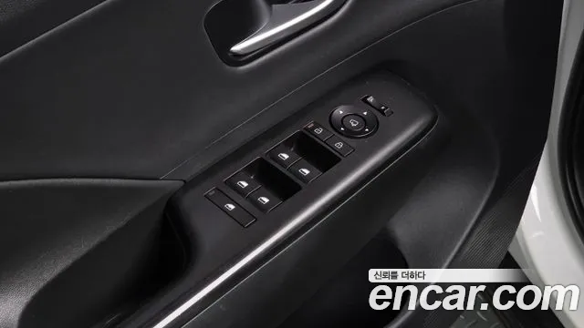 Hyundai Kona 2023 — фото 16