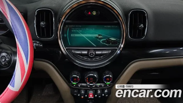 Mini Countryman 2018 — фото 14