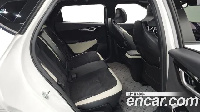 Kia EV6 2022 — фото 18