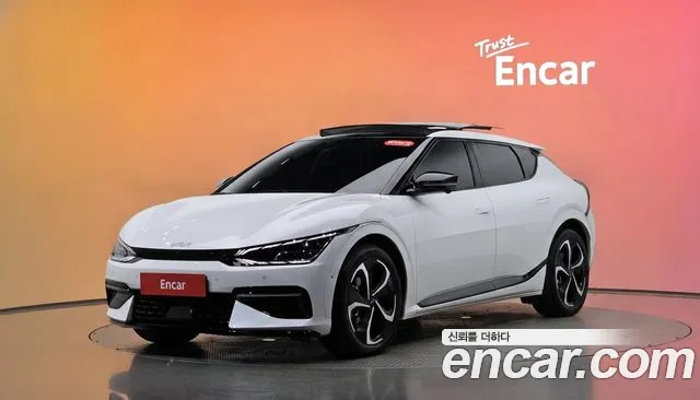 Kia EV6 2022 — фото 1