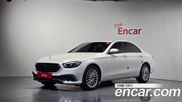 Mercedes-Benz E-Class 2023 — фото 1