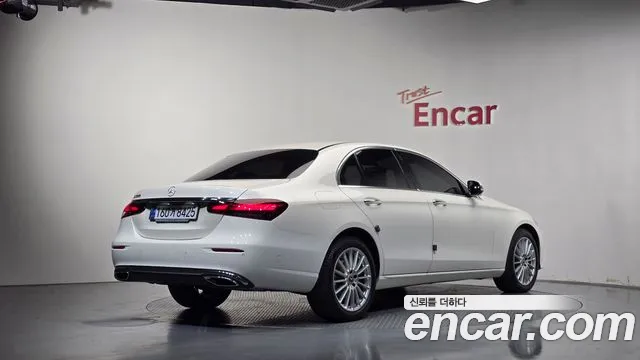 Mercedes-Benz E-Class 2023 — фото 2