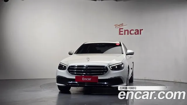 Mercedes-Benz E-Class 2023 — фото 3
