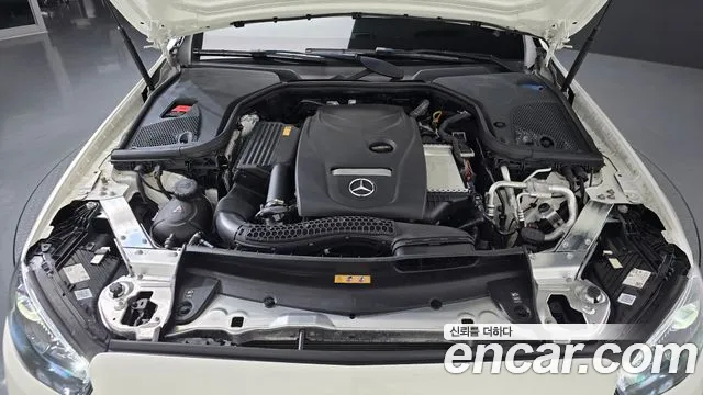 Mercedes-Benz E-Class 2023 — фото 6
