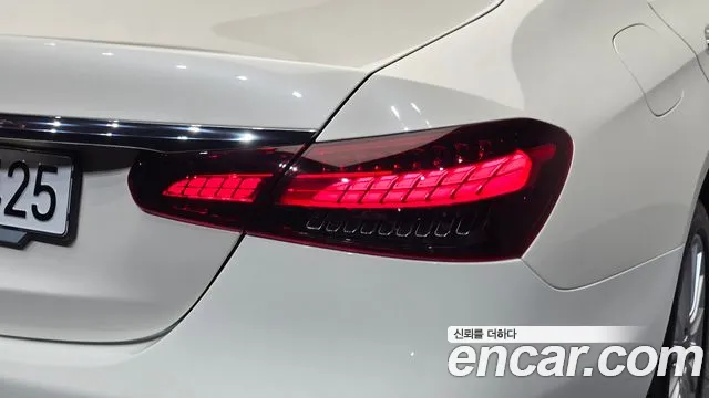 Mercedes-Benz E-Class 2023 — фото 9