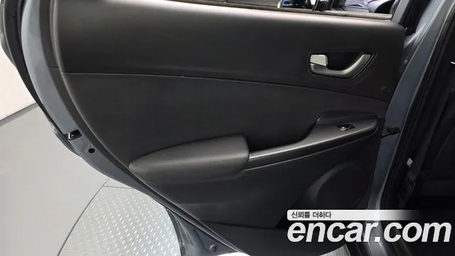 Hyundai Kona 2018 — фото 15