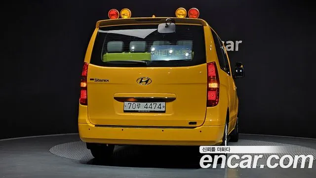 Hyundai Starex 2021 — фото 4