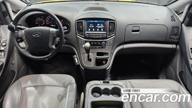 Hyundai Starex 2021 — фото 10
