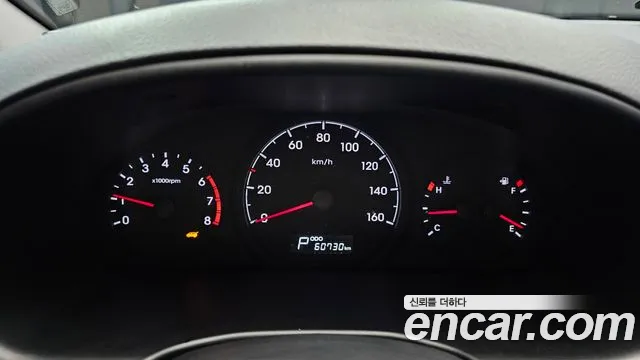 Hyundai Starex 2021 — фото 11