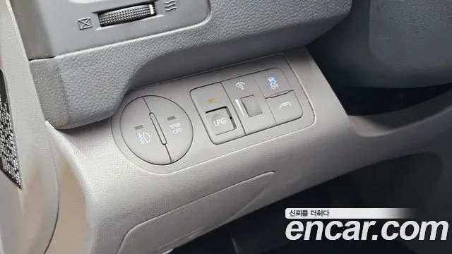 Hyundai Starex 2021 — фото 22