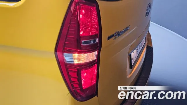 Hyundai Starex 2021 — фото 9