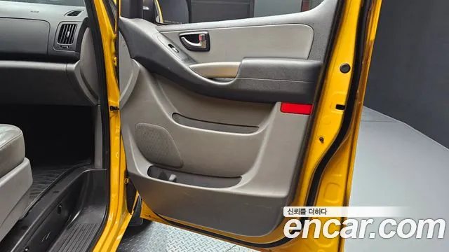 Hyundai Starex 2021 — фото 15