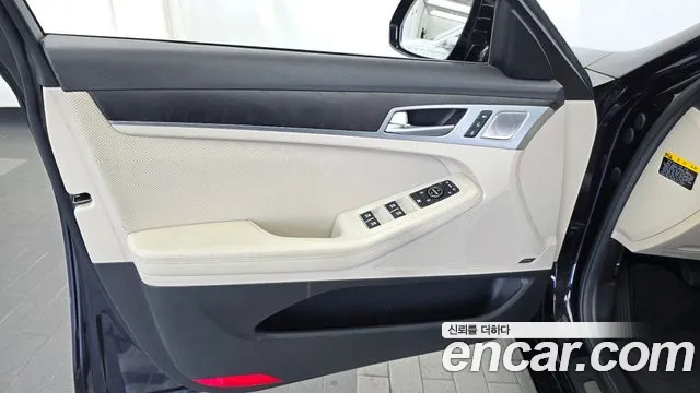 Genesis G80 2017 — фото 14