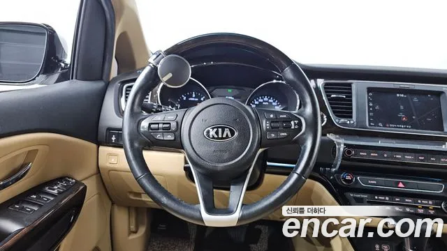 Kia Canival 2019 — фото 13
