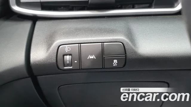 Hyundai AVANTE 2023 — фото 25