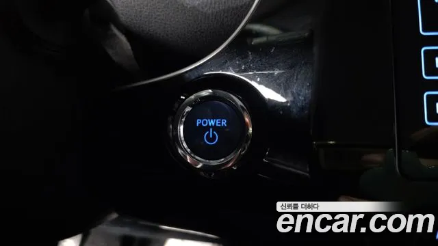 Toyota Prius 2017 — фото 25