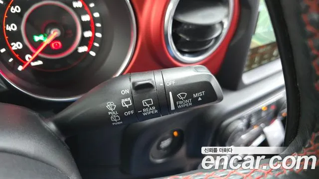 Jeep Wrangler 2019 — фото 26