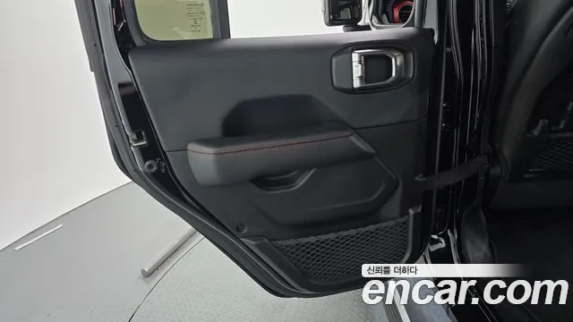 Jeep Wrangler 2019 — фото 15