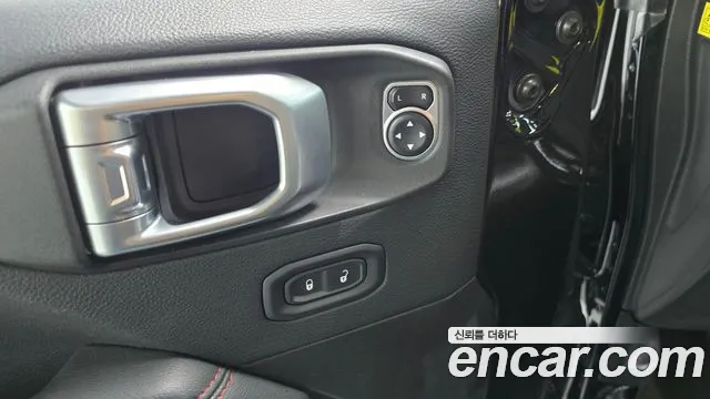 Jeep Wrangler 2019 — фото 27